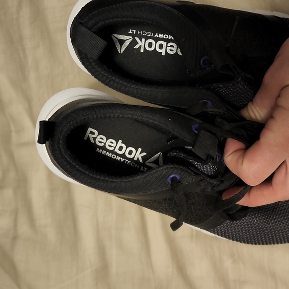 Reebok running shoes - Picture 3 of 5